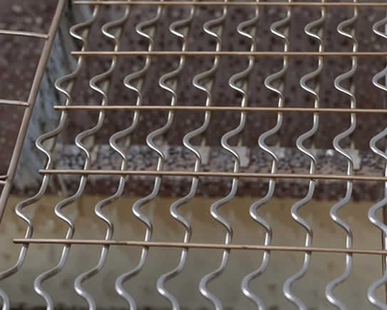 Welded mesh hot dip galvanized for continuous concrete coating pipelines reinforcing